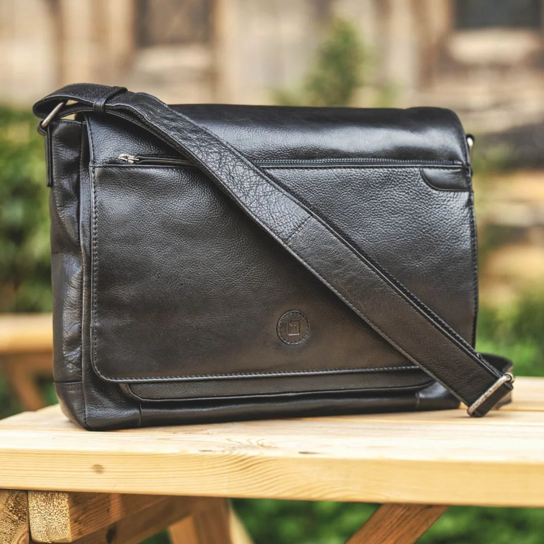 Orion Black Messenger Bag – 2004
