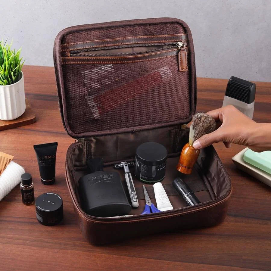 Leather Wash Bag Savannah 4256 open