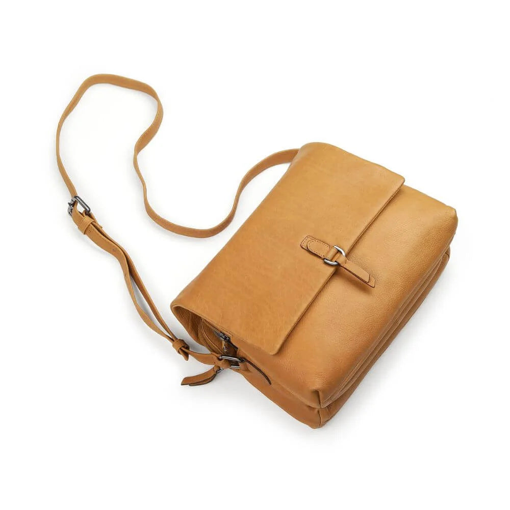 Cognac Leather Crossbody Bag with buckle Hudson 5650 (7)