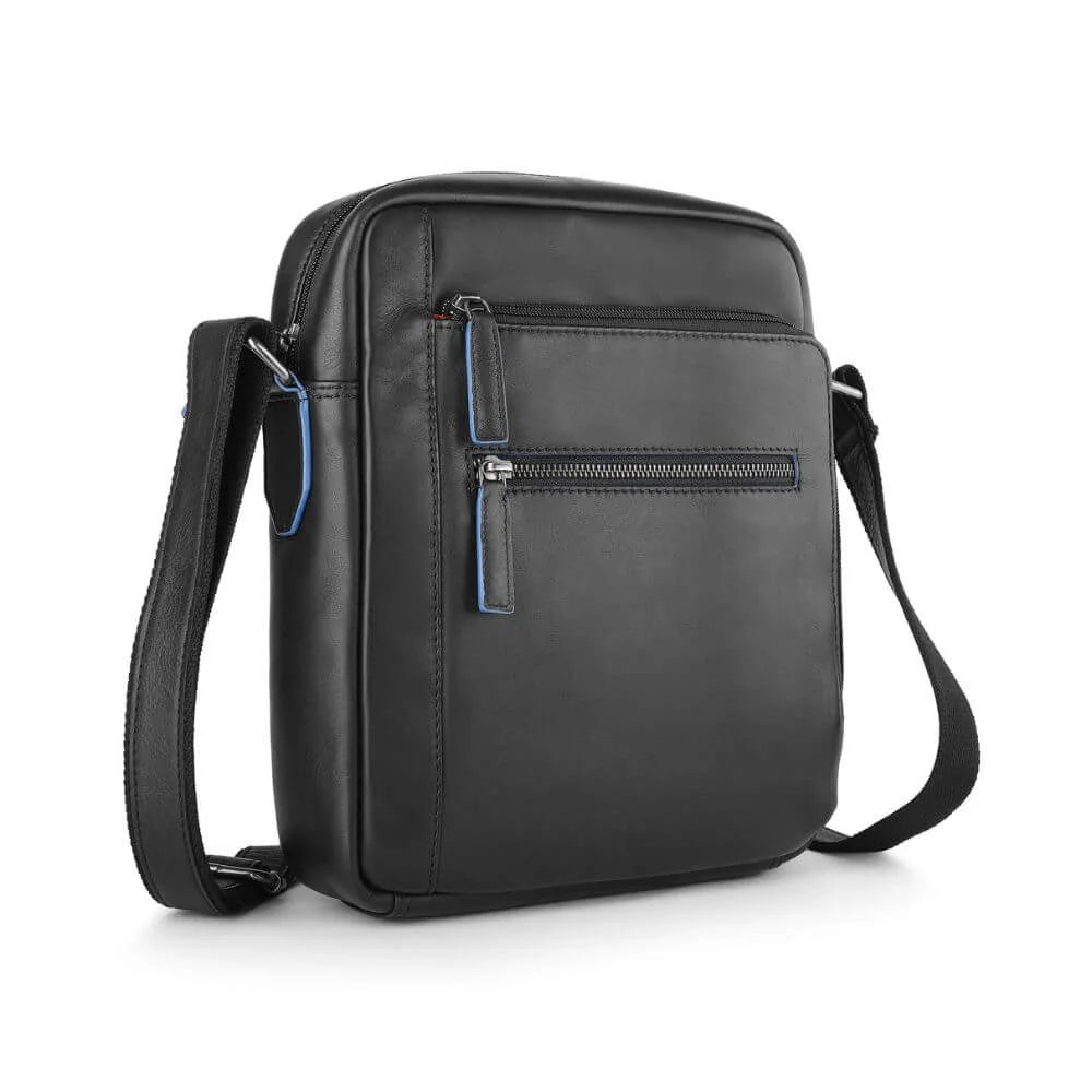 Black Waxy Leather Flight Bag Chester 3315 (2)