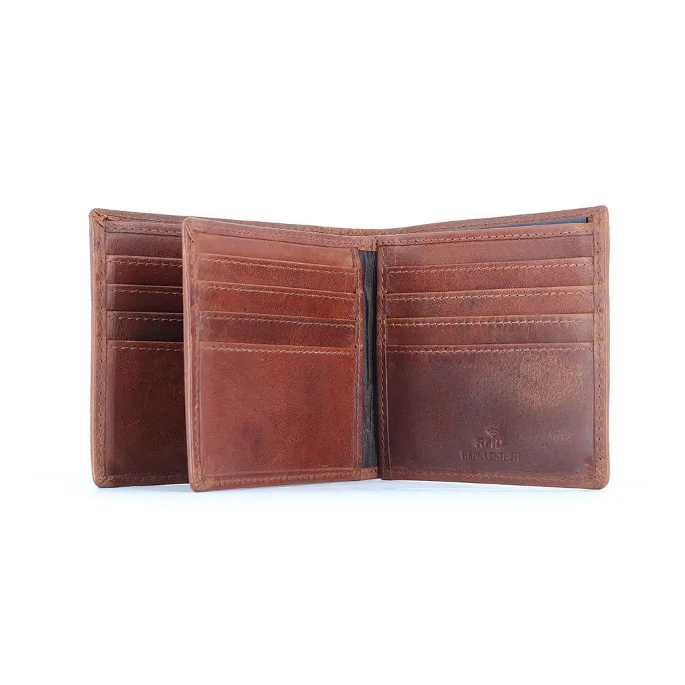 Interior layout of the cognac oil pull-up wallet showing 12 card slots and a full-length note compartment.