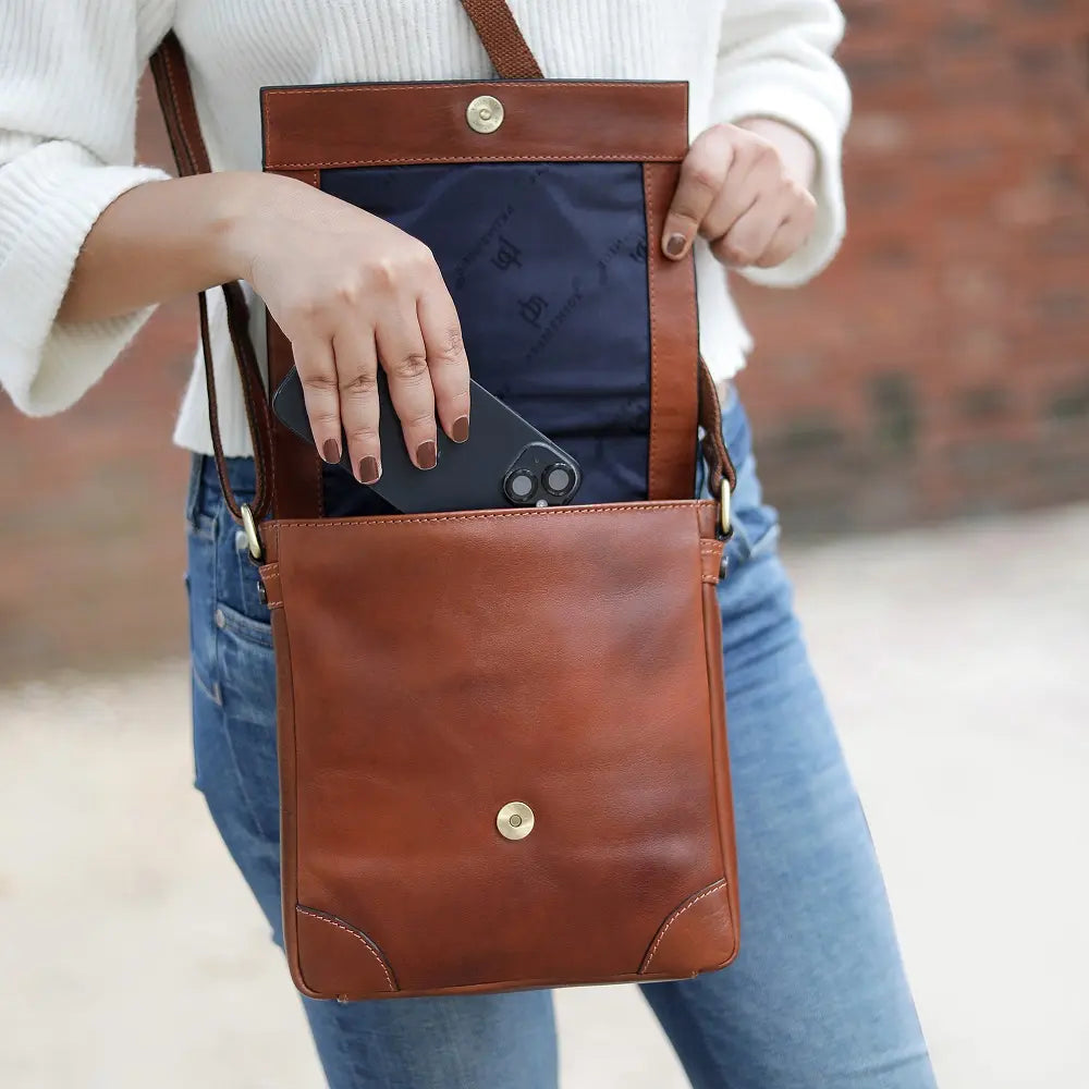 Leather Crossbody Handbag Ridgeback-2