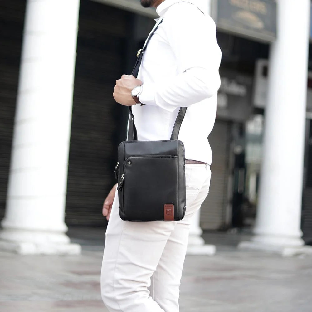 Medium Leather Messenger Bag – Tuscan 7353 Black (2)