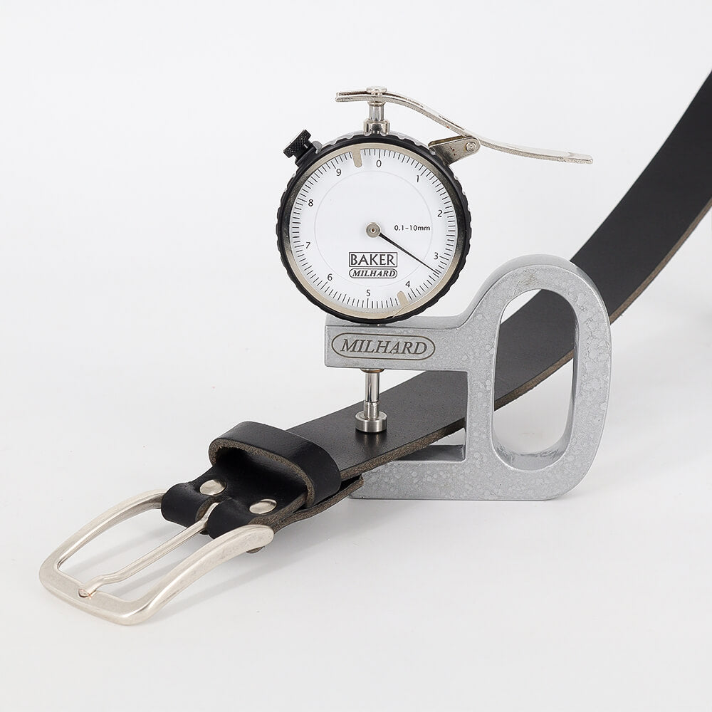 Chocolate brown full-grain leather belt 35mm with metal buckle – front view