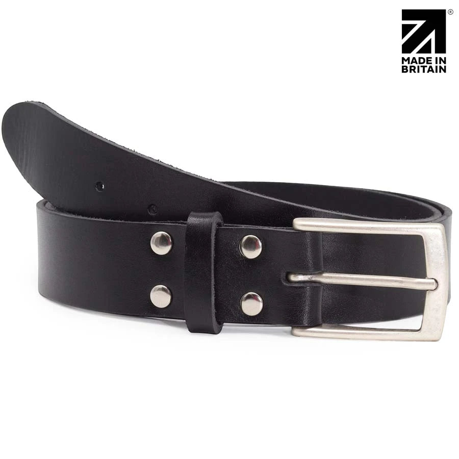 Black men's leather belt with nickel buckle, gloss finish and waxed edges.