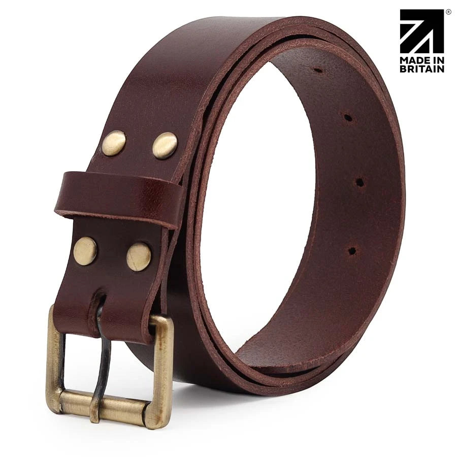 Brown men's full grain leather belt made in Britain with premium brass
roller buckle.