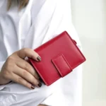 Soft Leather Purse red, Compact Design: Medium size ensures versatility and convenience for everyday use