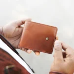 Men’s Trifold brown Leather Wallet Tab Closure: Keeps the wallet securely fastened